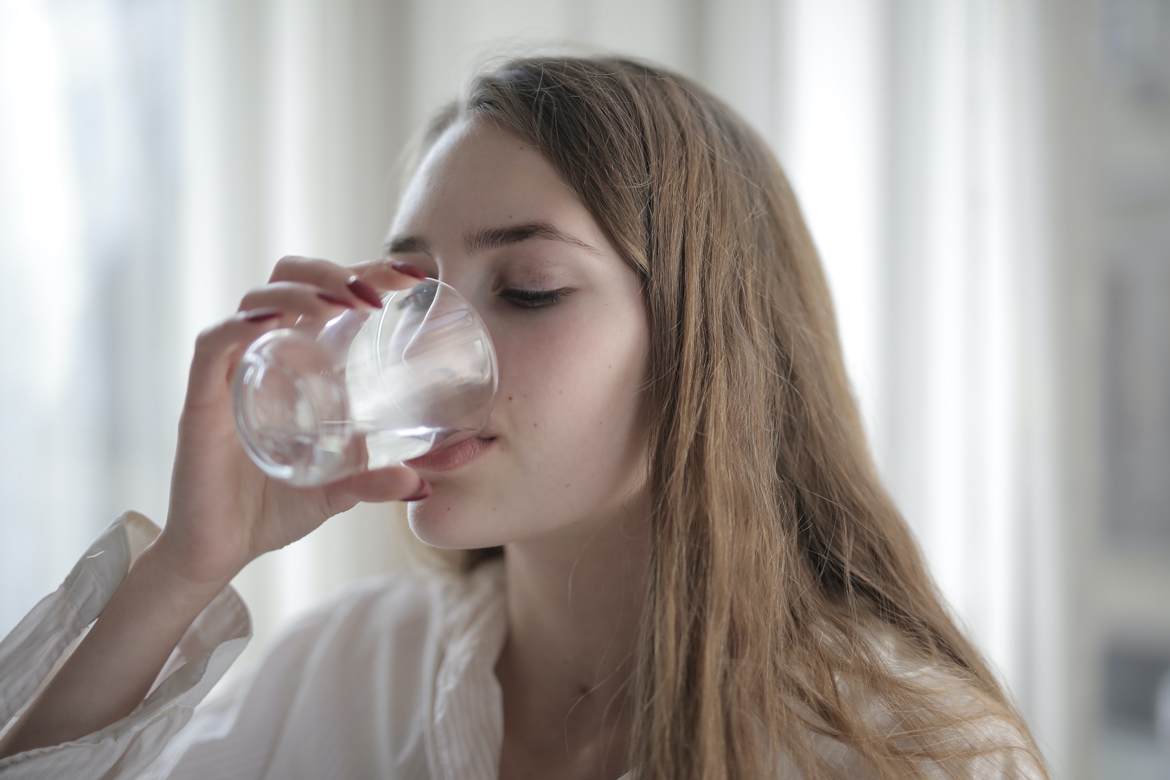 Consumir agua es el primer paso hacia un estilo de vida saludable
