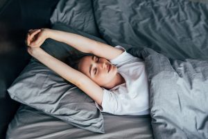 Los adultos adquirimos hábitos que suelen interferir con un sueño reparador y un buen descanso.