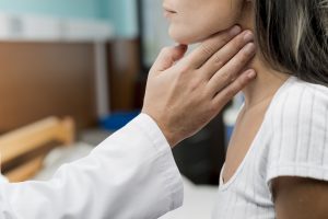 Si bien el frío no es considerado una de las causas de faringitis, las bajas temperaturas favorecen mucho su contagio.