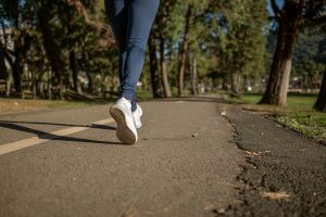 Además de ser un ejercicio físico accesible, correr tiene beneficios tanto para el cuerpo y el organismo como para la salud mental. (Pexels)