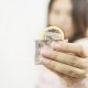 El preservativo resulta efectivo tanto como método anticonceptivo como de barrera contra el contagio de VIH, sífilis y gonorrea. (Freepik)