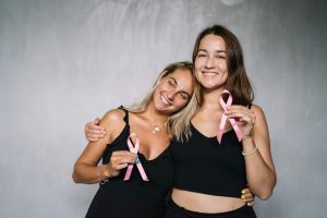 Más del 80 % no tienen antecedentes familiares de cáncer de mama. 