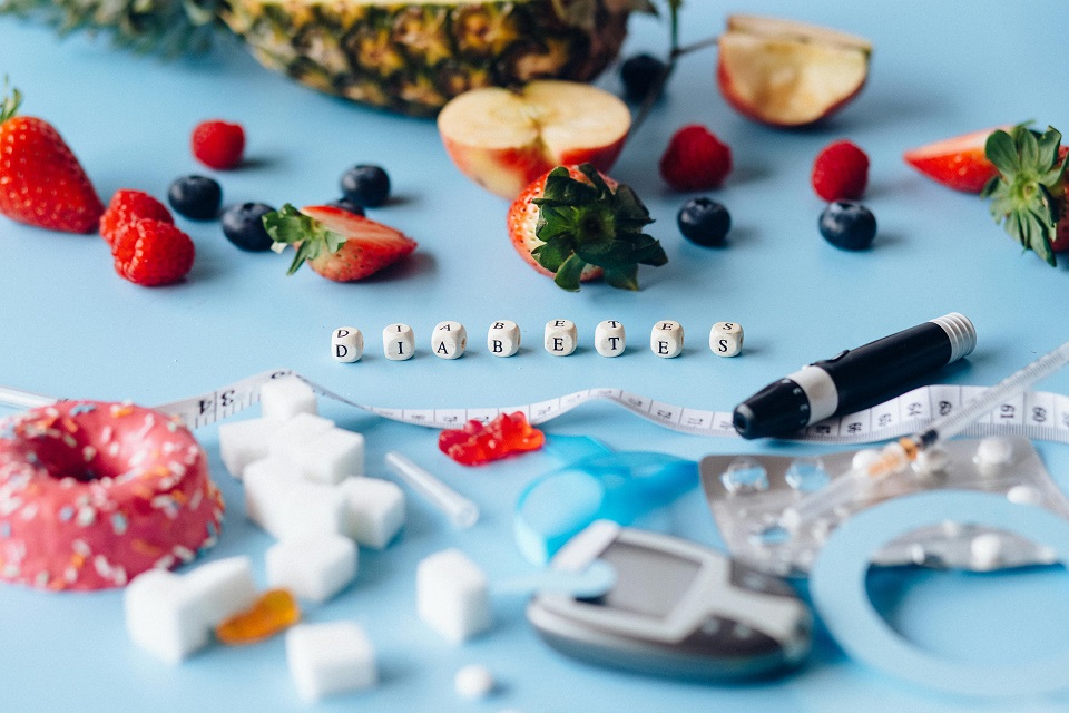 La alimentación ayuda a mantener estable la glucosa y previene complicaciones a largo plazo. (Pexels)